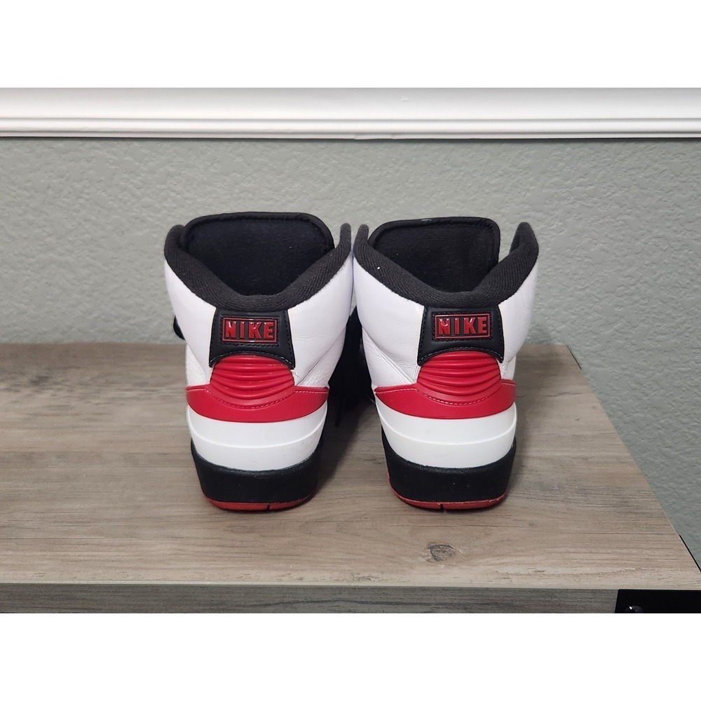 Air Jordan 2 Retro Mid Chicago US Women's Size 7.5 Red White Black Hi-top 2022 - Picture 3 of 15